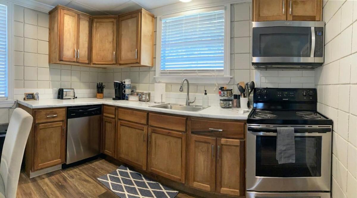 Comfortable Cottage On The Blue Mile - Close To Gsu! Statesboro Εξωτερικό φωτογραφία